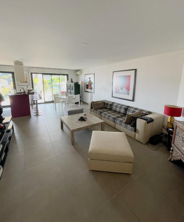Grand 3 Pieces Avec Terrasse Vue Mer Tout Confort Beausoleil Kültér fotó