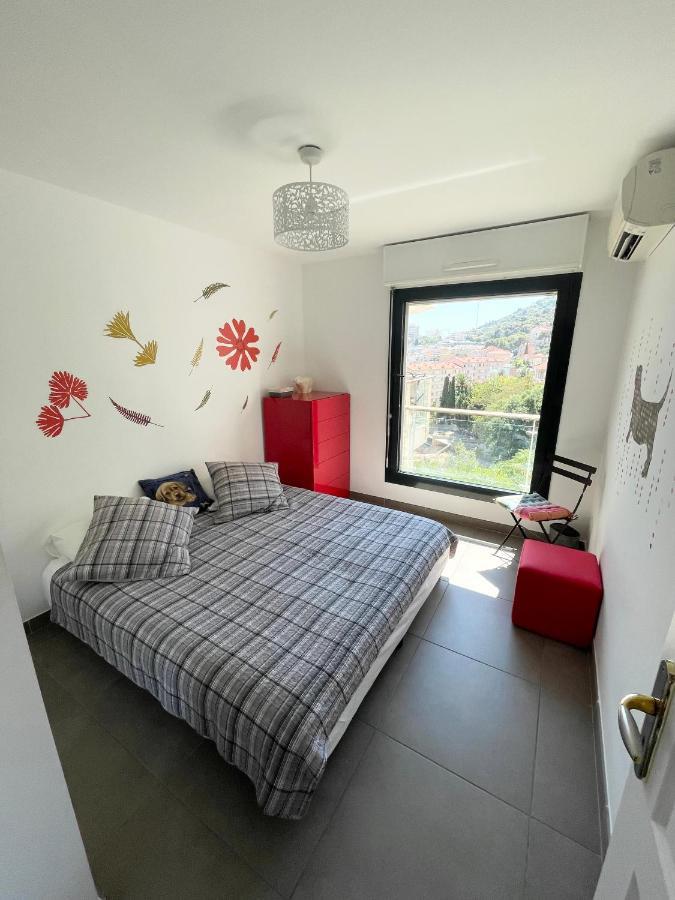 Grand 3 Pieces Avec Terrasse Vue Mer Tout Confort Beausoleil Kültér fotó